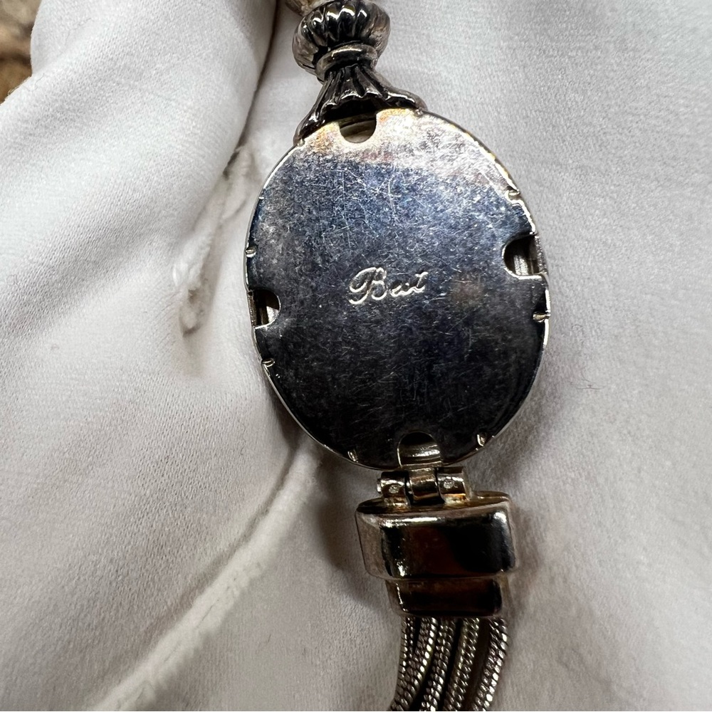 Marked “Best” Black onyx Cabochon Pendant w/ Victorian Style Etchings & Tassel - Picture 6 of 7